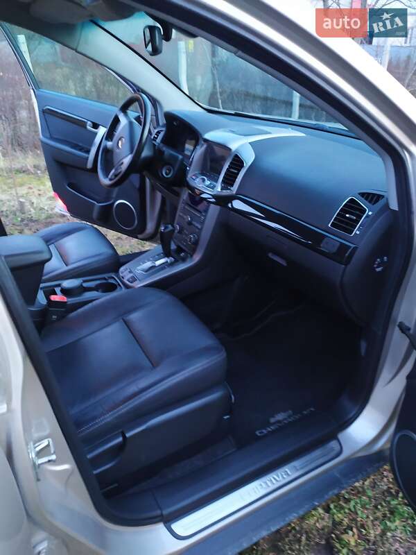 Позашляховик / Кросовер Chevrolet Captiva 2012 в Чернівцях