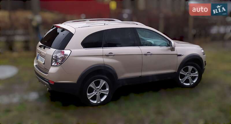 Позашляховик / Кросовер Chevrolet Captiva 2012 в Чернівцях