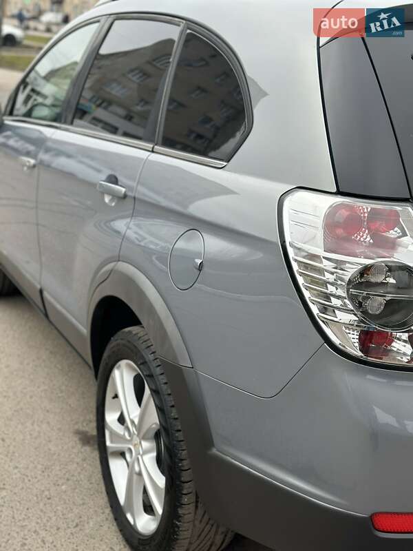 Внедорожник / Кроссовер Chevrolet Captiva 2012 в Дубно