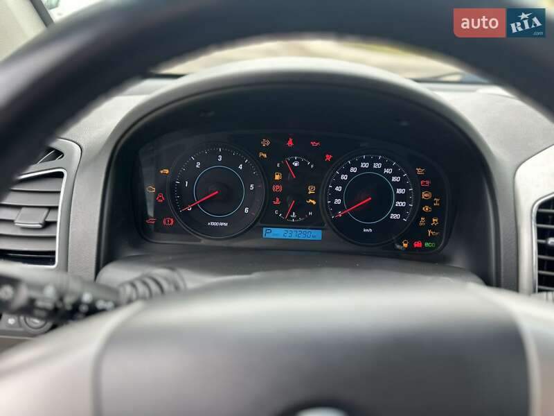 Внедорожник / Кроссовер Chevrolet Captiva 2012 в Дубно