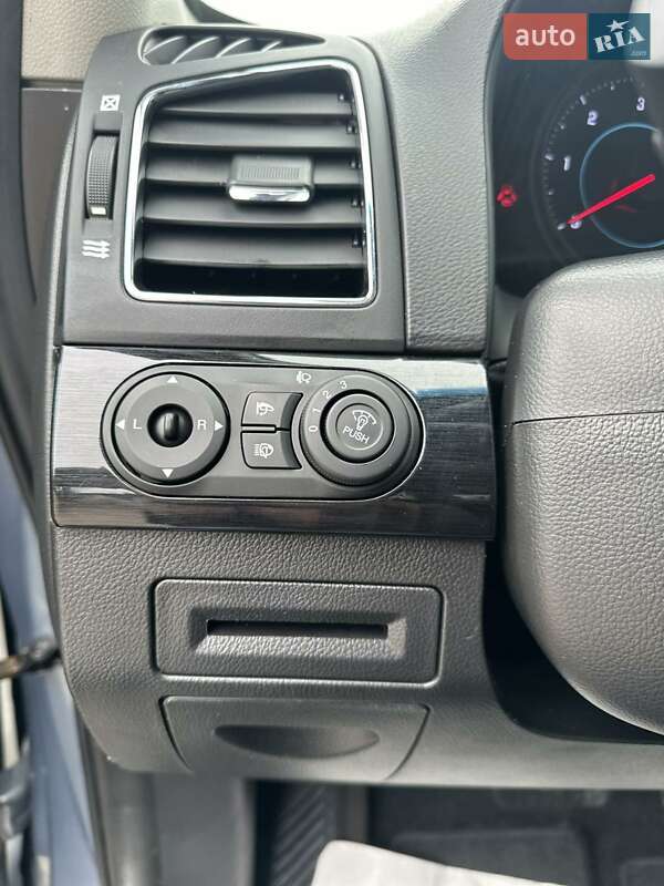 Внедорожник / Кроссовер Chevrolet Captiva 2012 в Дубно