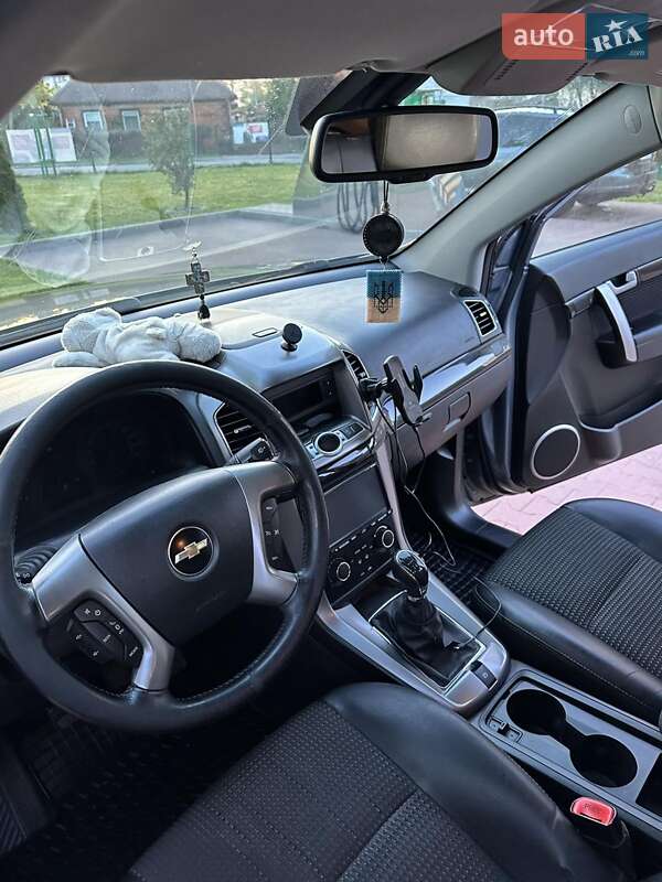 Внедорожник / Кроссовер Chevrolet Captiva 2011 в Шумске