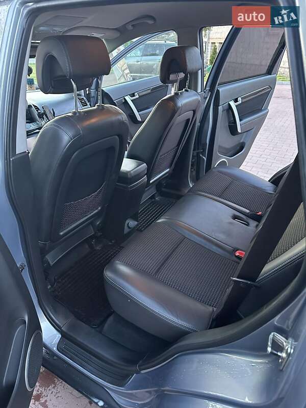 Внедорожник / Кроссовер Chevrolet Captiva 2011 в Шумске