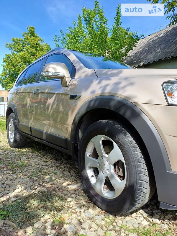 Позашляховик / Кросовер Chevrolet Captiva 2012 в Чернівцях