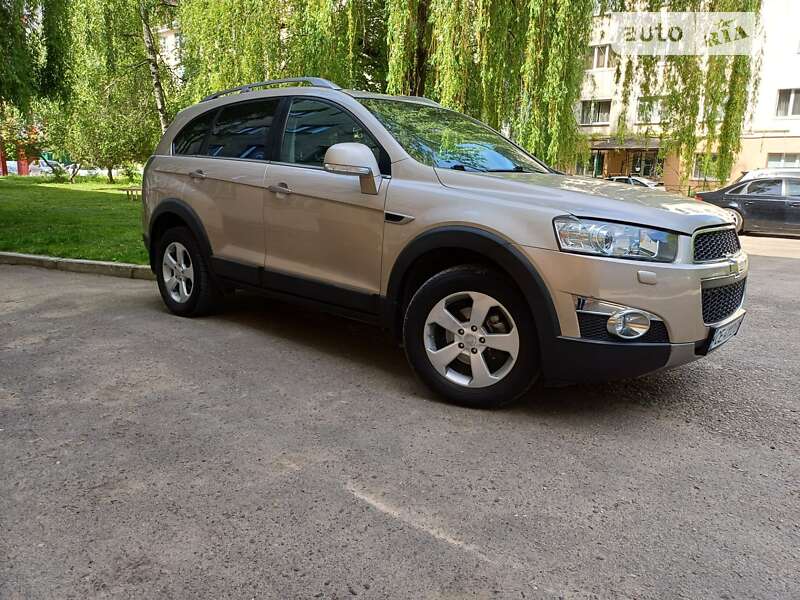 Позашляховик / Кросовер Chevrolet Captiva 2012 в Чернівцях