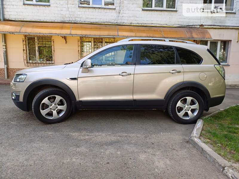 Позашляховик / Кросовер Chevrolet Captiva 2012 в Чернівцях
