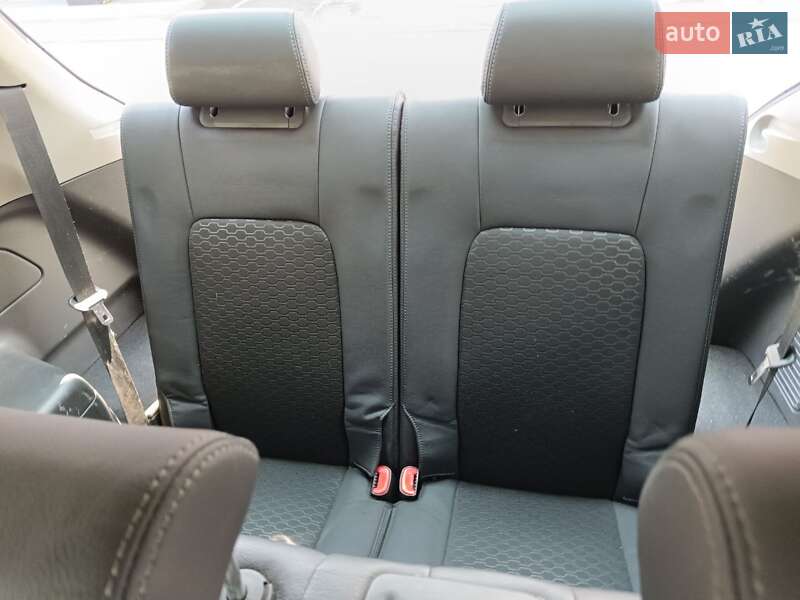 Внедорожник / Кроссовер Chevrolet Captiva 2015 в Киеве