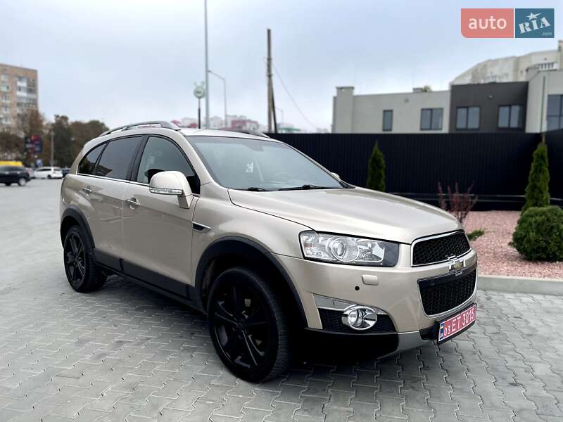 Внедорожник / Кроссовер Chevrolet Captiva 2012 в 