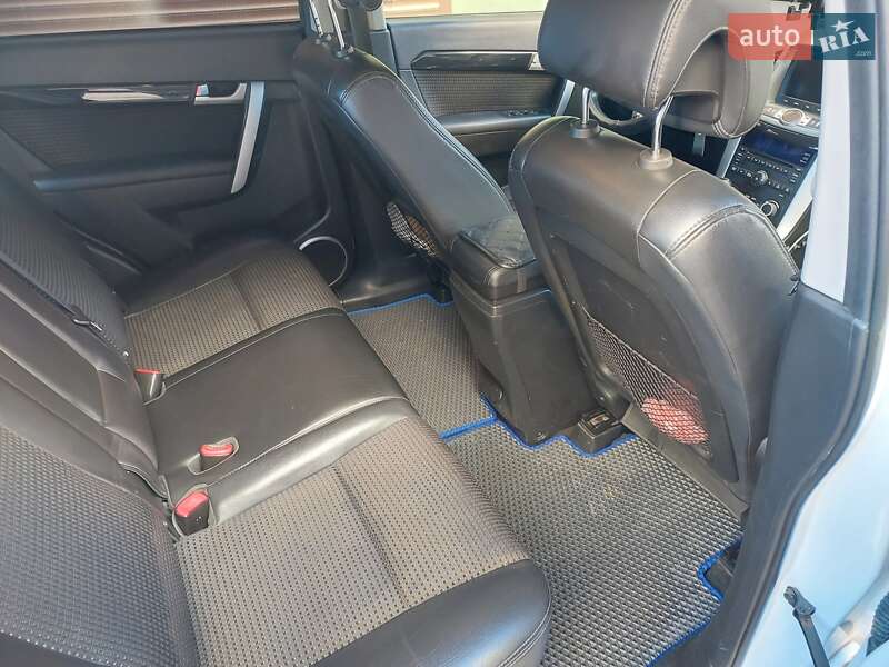 Позашляховик / Кросовер Chevrolet Captiva 2011 в Чернівцях фото 5 Позашляховик / Кросовер Chevrolet Captiva 2011 в Чернівцях