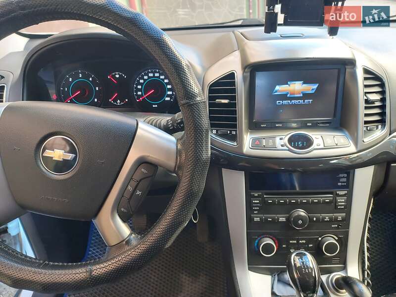 Позашляховик / Кросовер Chevrolet Captiva 2011 в Чернівцях фото 6 Позашляховик / Кросовер Chevrolet Captiva 2011 в Чернівцях