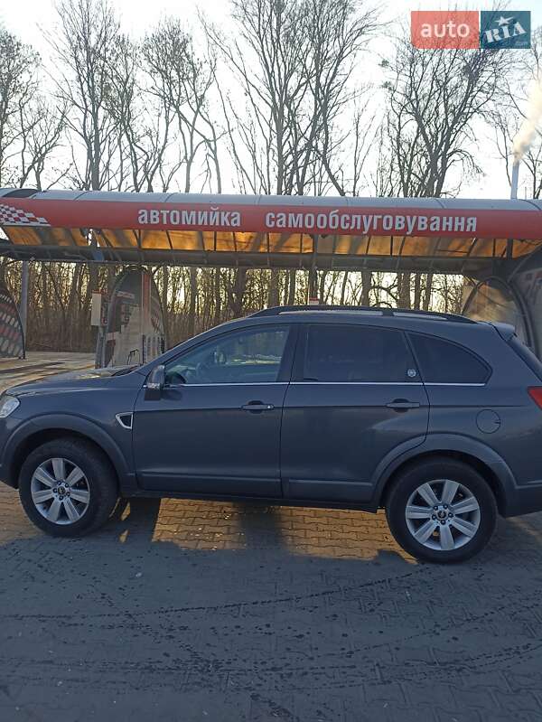 Позашляховик / Кросовер Chevrolet Captiva 2010 в Луцьку