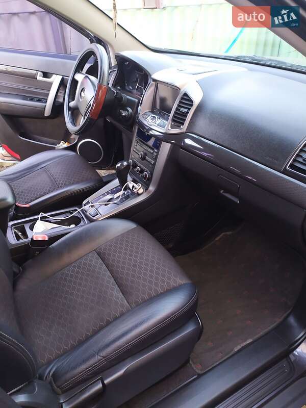 Внедорожник / Кроссовер Chevrolet Captiva 2015 в Широкой Даче