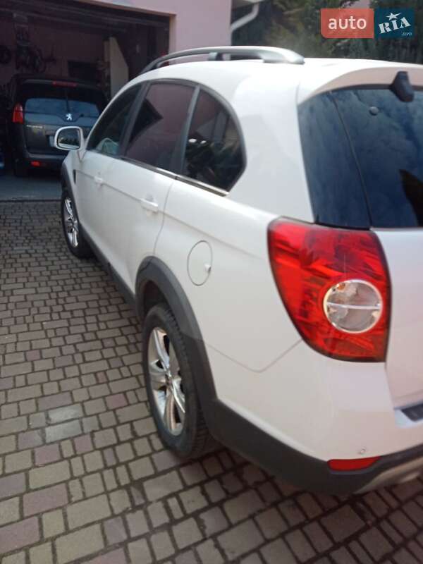 Внедорожник / Кроссовер Chevrolet Captiva 2010 в Луцке