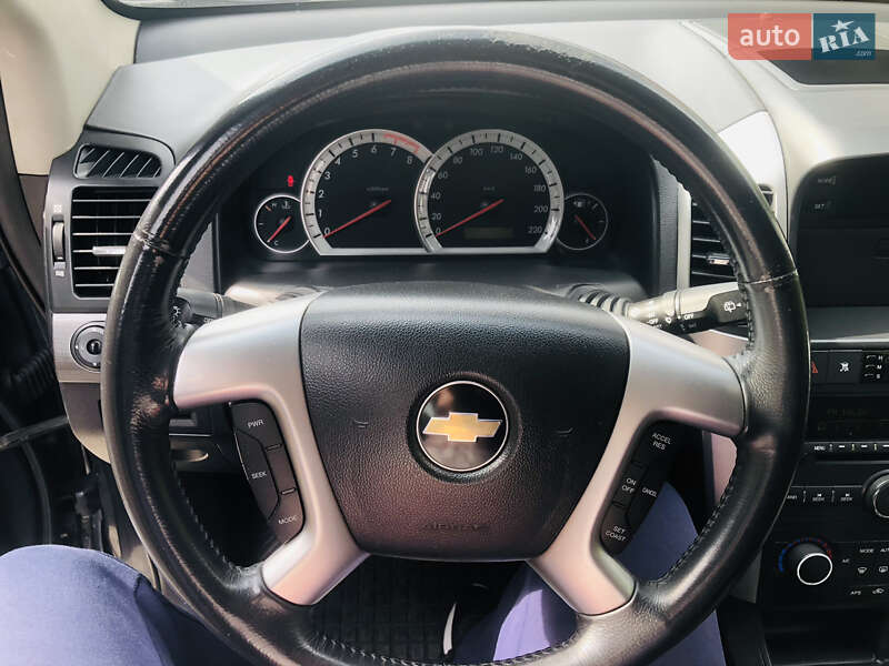Позашляховик / Кросовер Chevrolet Captiva 2009 в Луцьку