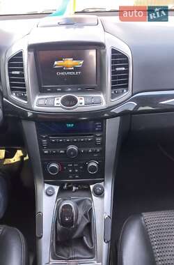 Позашляховик / Кросовер Chevrolet Captiva 2011 в 