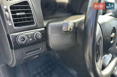 Позашляховик / Кросовер Chevrolet Captiva 2012 в 