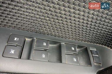 Внедорожник / Кроссовер Chevrolet Captiva 2007 в 