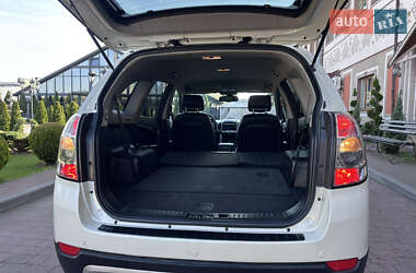 Позашляховик / Кросовер Chevrolet Captiva 2011 в 