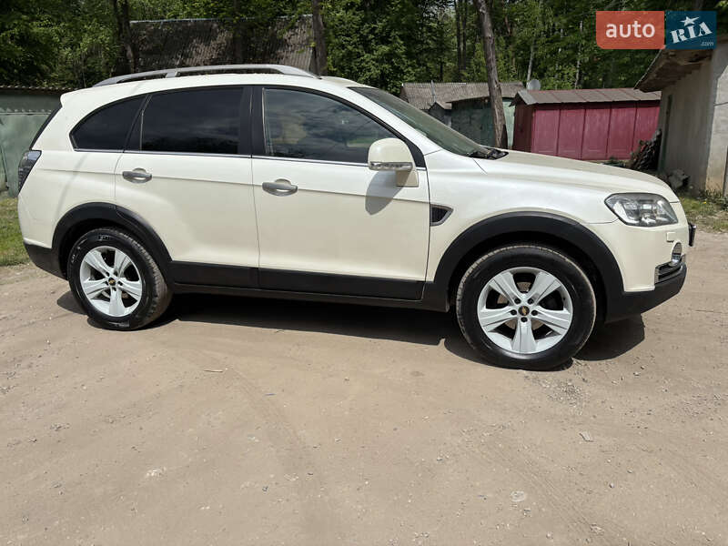 Позашляховик / Кросовер Chevrolet Captiva 2010 в Борщеві