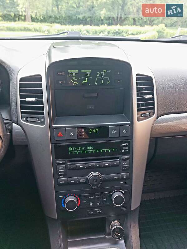 Внедорожник / Кроссовер Chevrolet Captiva 2010 в Чернигове
