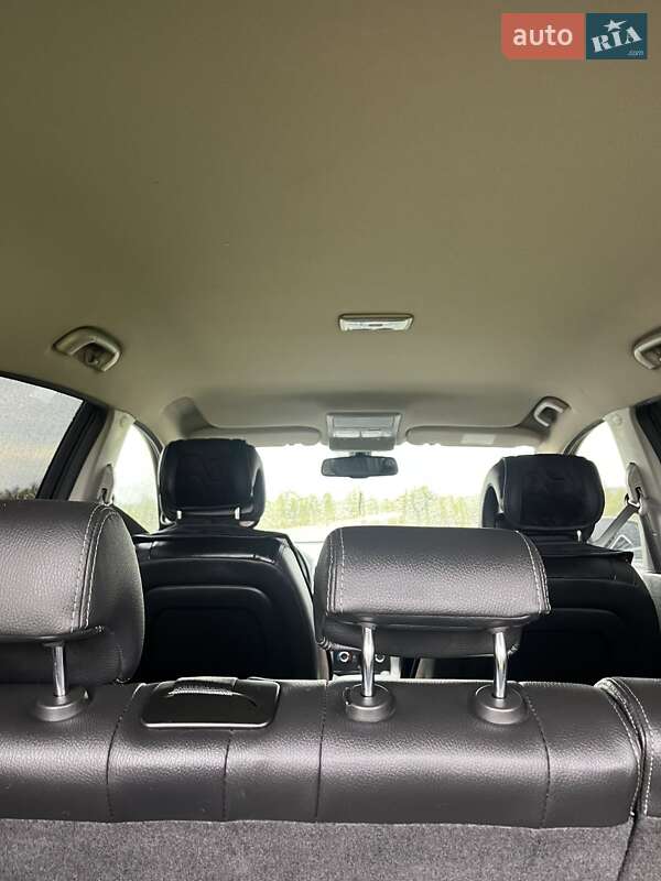 Внедорожник / Кроссовер Chevrolet Captiva 2012 в Новояворовске