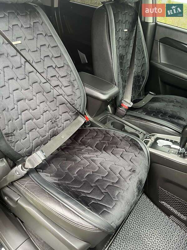 Внедорожник / Кроссовер Chevrolet Captiva 2012 в Новояворовске