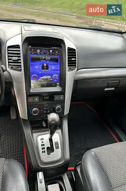 Позашляховик / Кросовер Chevrolet Captiva 2006 в 