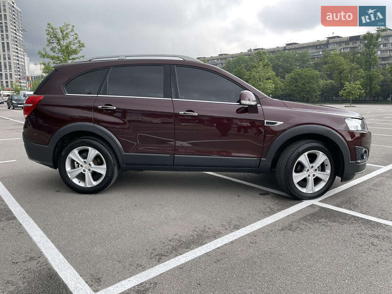 Позашляховик / Кросовер Chevrolet Captiva 2014 в Києві