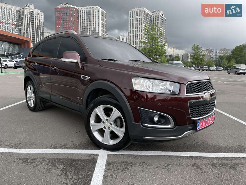 Позашляховик / Кросовер Chevrolet Captiva 2014 в Києві