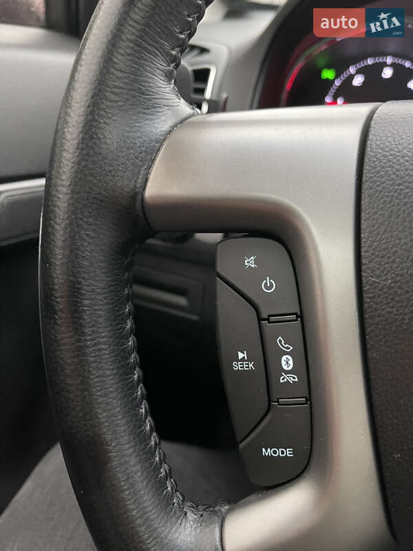 Позашляховик / Кросовер Chevrolet Captiva 2014 в Києві
