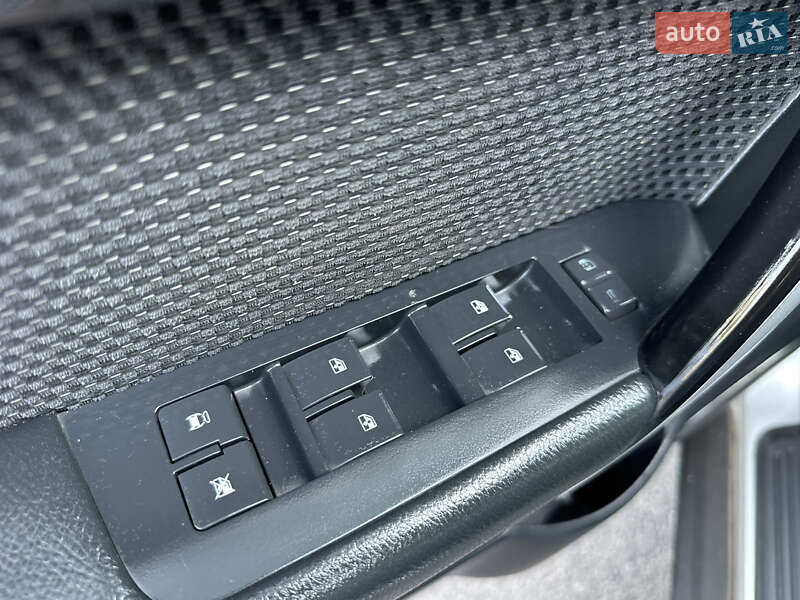 Позашляховик / Кросовер Chevrolet Captiva 2008 в Кривому Розі