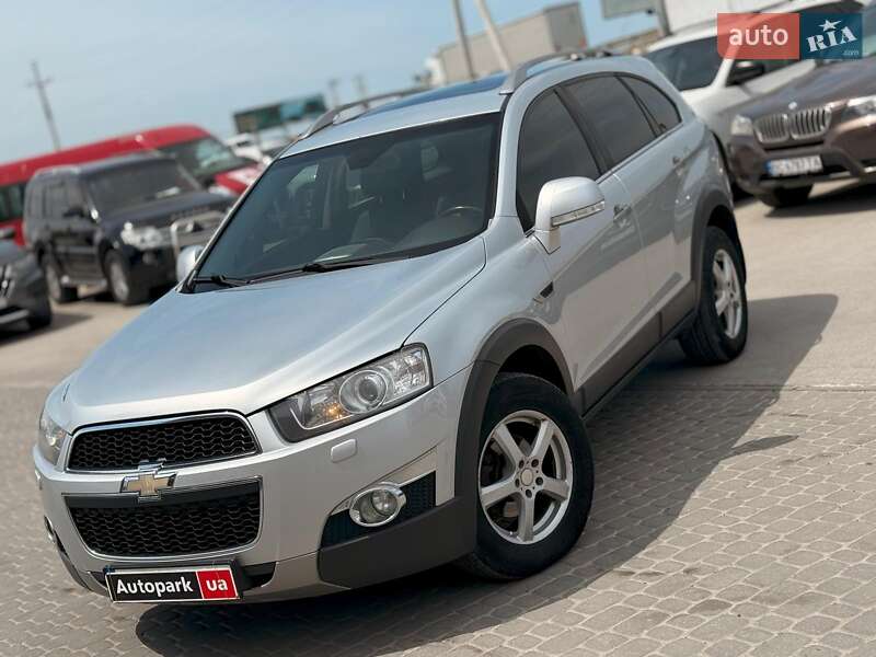 Позашляховик / Кросовер Chevrolet Captiva 2011 в Львові