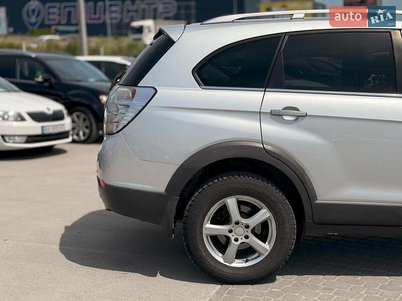 Позашляховик / Кросовер Chevrolet Captiva 2011 в Львові