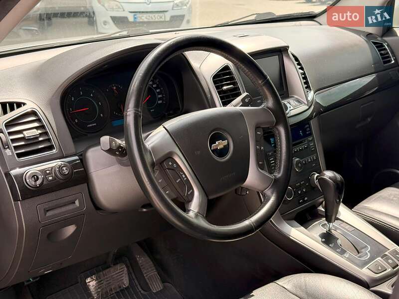 Позашляховик / Кросовер Chevrolet Captiva 2011 в Львові