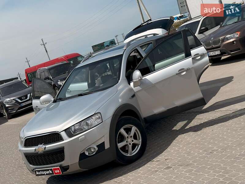 Позашляховик / Кросовер Chevrolet Captiva 2011 в Львові
