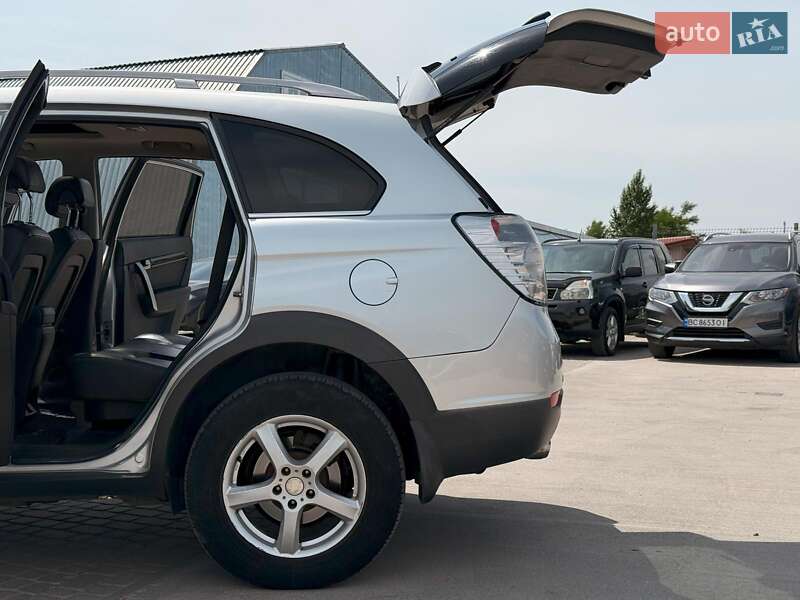 Позашляховик / Кросовер Chevrolet Captiva 2011 в Львові