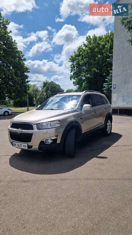 Внедорожник / Кроссовер Chevrolet Captiva 2011 в Ровно