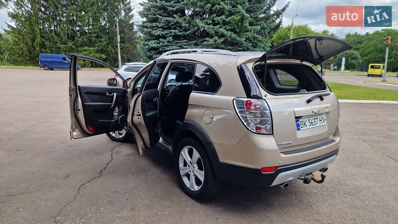 Внедорожник / Кроссовер Chevrolet Captiva 2011 в Ровно