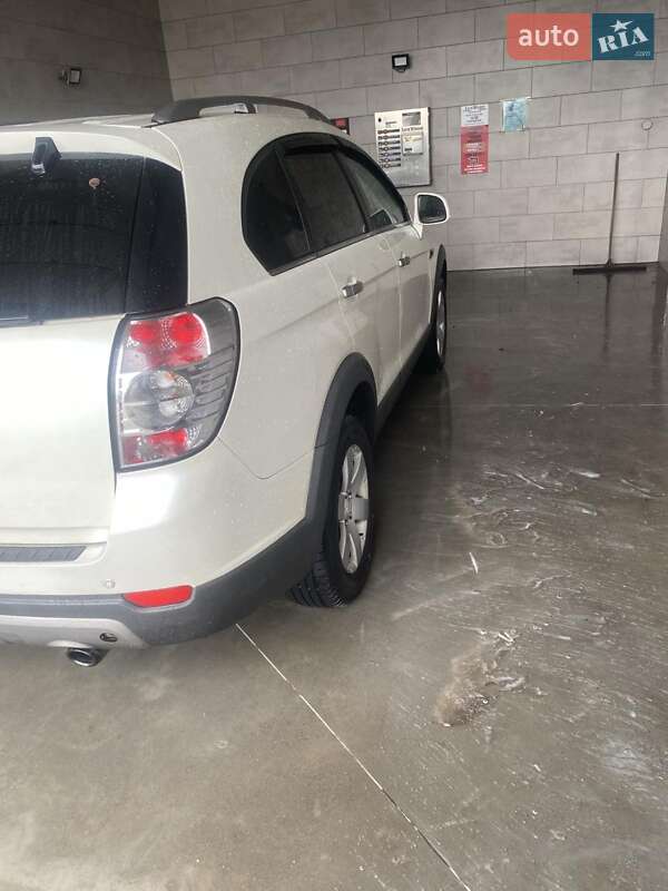 Позашляховик / Кросовер Chevrolet Captiva 2011 в Луцьку
