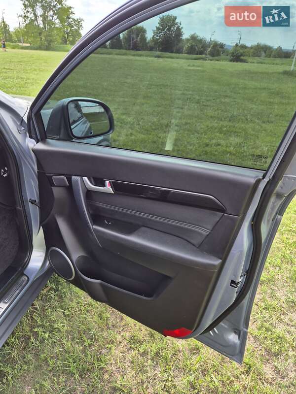 Внедорожник / Кроссовер Chevrolet Captiva 2013 в Харькове