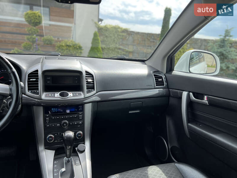Позашляховик / Кросовер Chevrolet Captiva 2014 в Львові