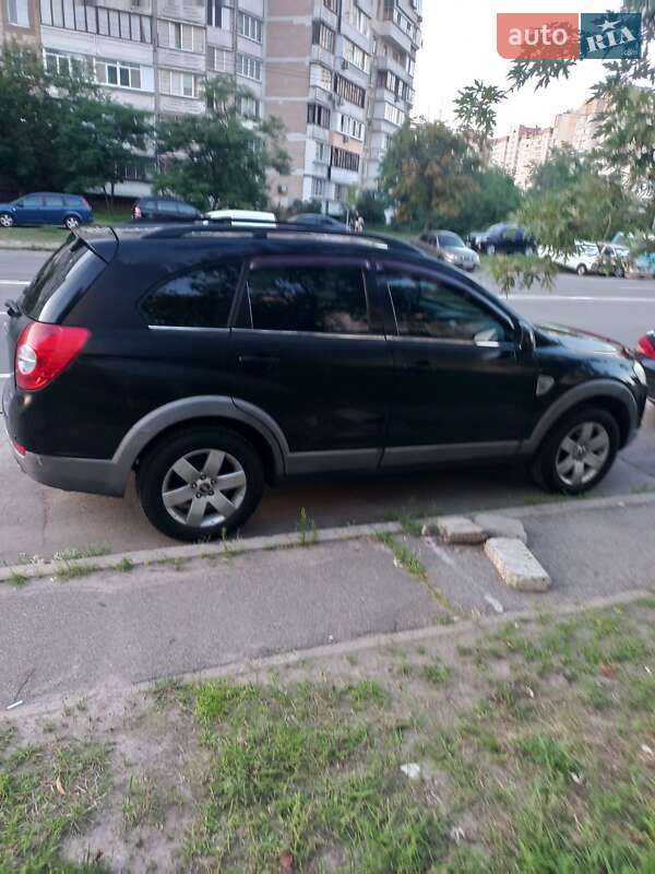 Позашляховик / Кросовер Chevrolet Captiva 2008 в Києві