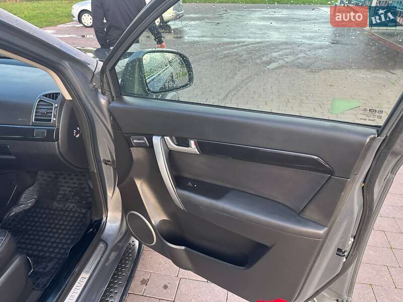 Позашляховик / Кросовер Chevrolet Captiva 2011 в Миколаєві