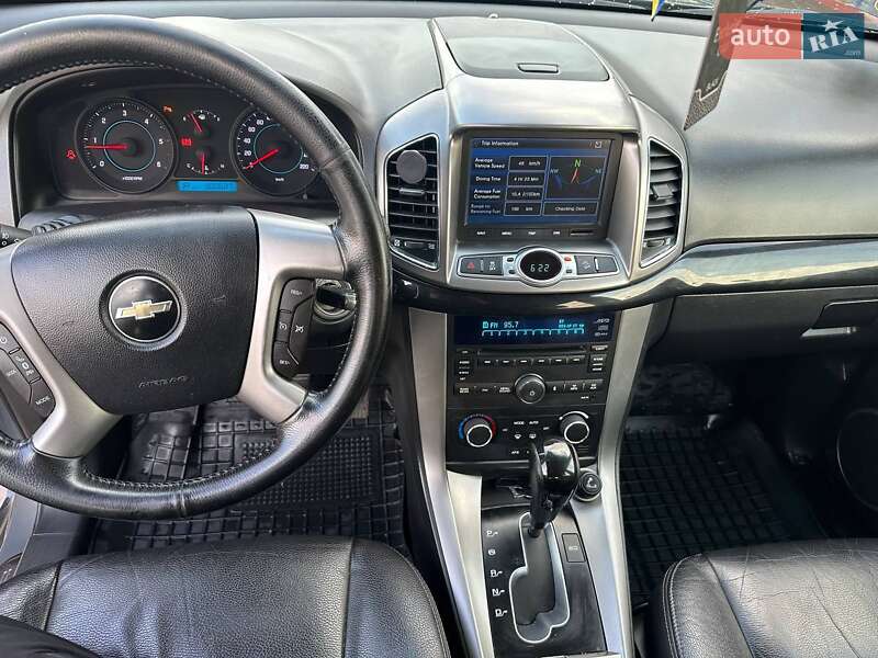 Позашляховик / Кросовер Chevrolet Captiva 2011 в Миколаєві