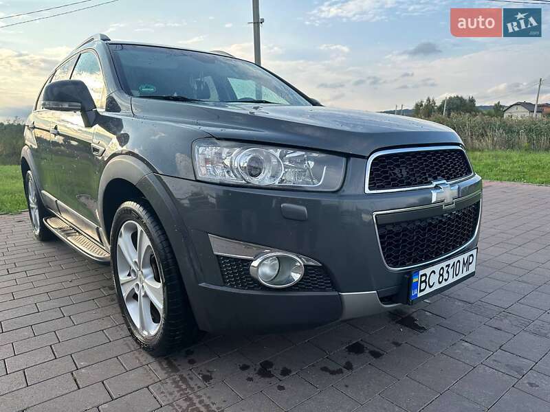 Позашляховик / Кросовер Chevrolet Captiva 2011 в Миколаєві
