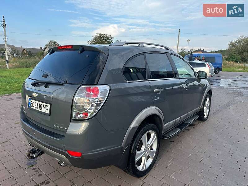 Позашляховик / Кросовер Chevrolet Captiva 2011 в Миколаєві