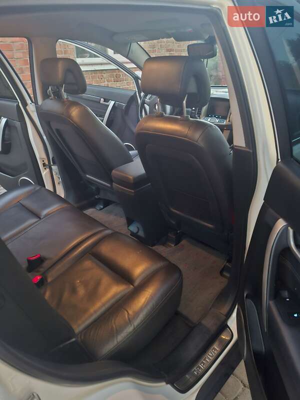 Позашляховик / Кросовер Chevrolet Captiva 2013 в Львові