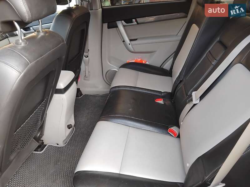 Позашляховик / Кросовер Chevrolet Captiva 2011 в Львові
