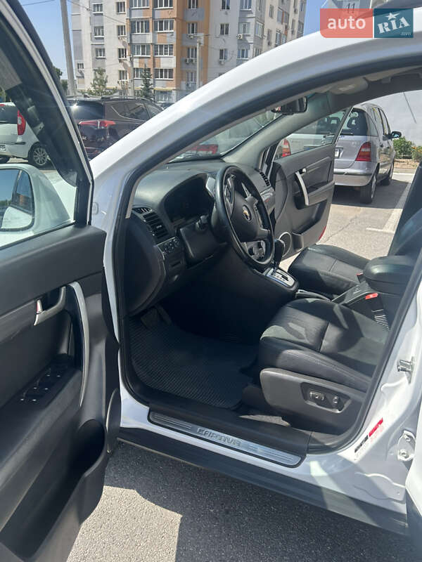 Внедорожник / Кроссовер Chevrolet Captiva 2010 в Харькове