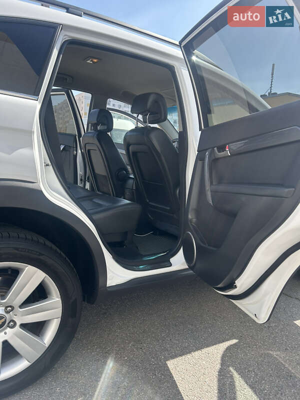 Внедорожник / Кроссовер Chevrolet Captiva 2010 в Харькове